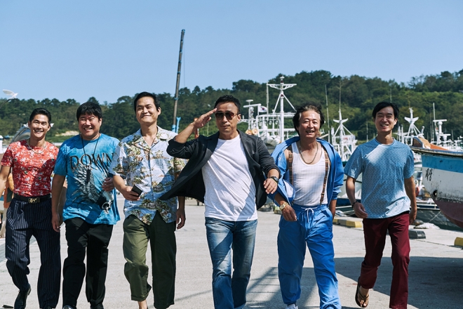 징검다리 연휴에 깜짝 역주행하며 6,7일 주말 박스오피스 1위를 차지한 ‘보안관’. 롯데엔터테인먼트 제공