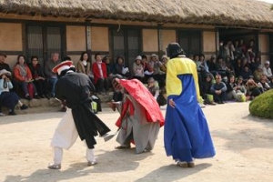 하회마을 무단 변경 지붕 원상복구 명령 앞두고… 초가냐, 시멘트 기와냐…안동시 ‘딜레마’