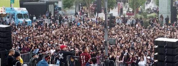 1만 LA팬 사로잡은 케이팝