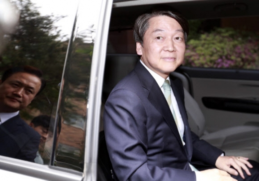 安, “대통령 누가 되든 차기 정부 돕느냐” 질문에 웃으며 하는 말이