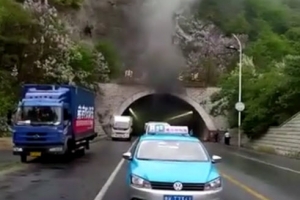 외교부 “중국 유치원생 차량 참사, 교통사고로 인한 화재”