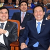 [서울포토] 웃음 가득한 더불어민주당 의원총회