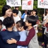 선물 없는 사제 사이, 순수한 마음 있었다