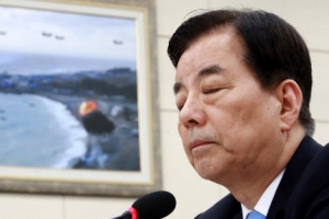 정권교체 후 첫 국회 국방위…한민구 “KAMD 가속화, 문 대통령 지침”