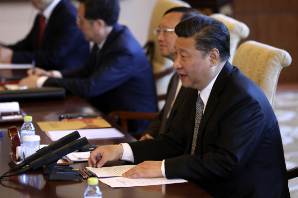 일본 아베 신조 총리의 친서를 전달받은 시진핑 중국 국가주석