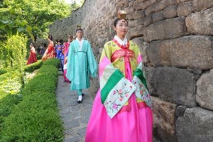 1㎞ 다산성곽길 따라 예술꽃 피었네