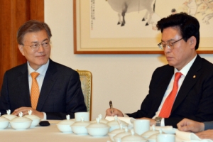 정우택 “문 대통령 ‘내년 6월 개헌 약속’ 재확인했다”