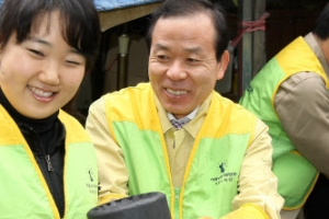 새 헌재소장에 김이수 권한대행… 통진당 해산 ‘홀로’ 반대