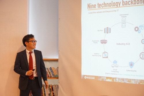 위즈코어㈜가 지난 18일 공식 국내·해외 총판 리셀러들을 대상으로 ‘2017 위즈코어 파트너스 데이’를 개최했다. 2017 위즈코어 파트너스 데이는 Industry 4.0 산업에 대한 비전과 주요 제품군인 넥스시리즈(NEX-series)에 대한 제품 시연 및 영업전략, 파트너 포탈 및 정책 소개들로 꾸며졌다.