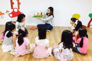 강남 “매월 새로운 동화 속 세상 만나요”