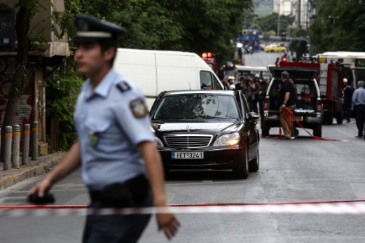 파파데모스 그리스 前총리 차량 폭발