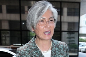 강경화 “딸 국적 상의 중…한국 국적 취득으로 가족 의견 모일 듯”