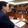 ‘정규직 전환’ 마주 앉은 인천공항 勞使