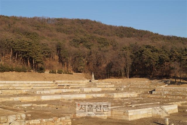 양주 회암사 터. 고려 말 나옹이 중창할 당시의 규모를 보여준다.