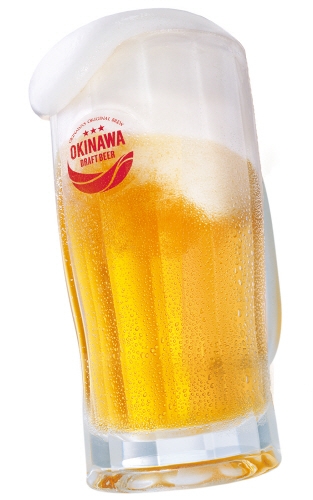 오키나와 맥주는 1959년 946명의 대규모 소비자 시음 조사를 통해 탄생한 제품으로, 맥아의 단백질을 유지해 거품이 크리미하게 생성된다는 점이 특징이다. 또한, 캐나다, 호주, 유럽 3대륙의 맥아를 최상의 비율로 배합해 보리 맛이 진하게 살아 있다.