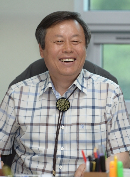 [서울포토] 소감 밝히는 ‘문체부 장관 후보자’ 도종환 의원