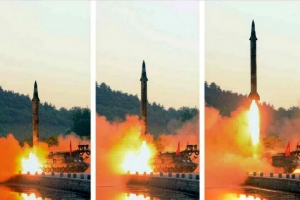 정부 소식통 “북한 미사일, 최고 고도 2500㎞ 이상…ICBM 가능성”