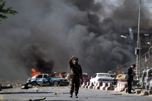 31일 아프가니스탄 수도 카불의 외교공관에서 발생한 테러 현장.