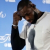 [NBA] 르브론 자택에 인종차별 낙서, 파이널 1차전에 어떤 영향?