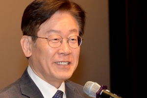 ‘이재명, 무상교복 반대 시의원 명단 공개’ 시의회 야·여·성남시 공방 격화