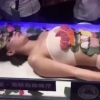 여성 몸 위에 스시를? 중국 SNS에서 논란된 ‘인간 접시’