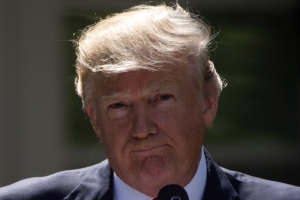 트럼프, 파리기후협정 탈퇴 공식 발표…오바마, 공개적 반발