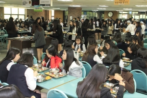 광명내 초·중학교 이어 고교전학년생 무상급식한다