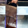 김상조 ‘낡은 가방’ 눈길…옛 제자 “가방이 거적때기 같이 너덜너덜했다”