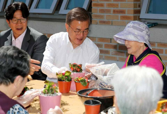 文대통령 치매가족 간담회