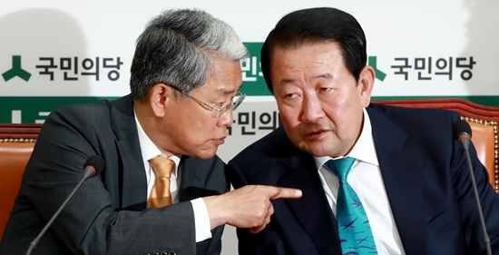 국민의당, 김상조 “고민되네”…강경화는 “NO”