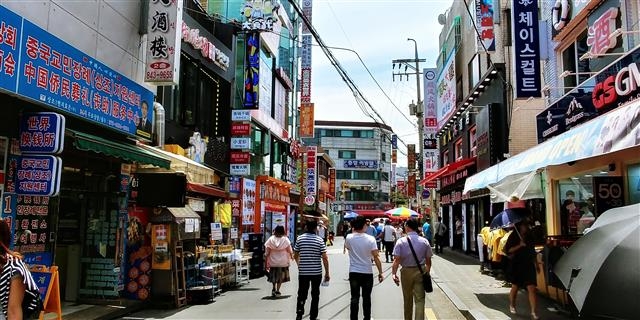 서울 영등포구가 중국문화예술거리로 조성할 예정인 대림역 주변 다문화 음식거리의 모습. 영등포구 제공