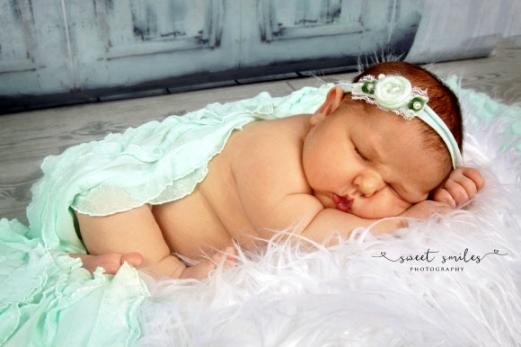 단잠에 빠진 6kg으로 태어난 슈퍼베이비