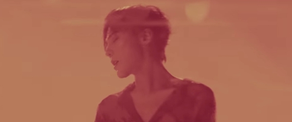 지드래곤 ‘무제’ 뮤직비디오의 한 장면.