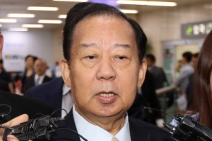 아베 특사 니카이, 친서 들고 방한…“협력 최선 다하겠다”