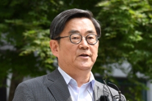 [서울포토]  소감 발표하는 안경환 후보자