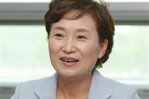 김현미 국토부 장관 후보자 “전·월세 상한제  단계적으로 도입”