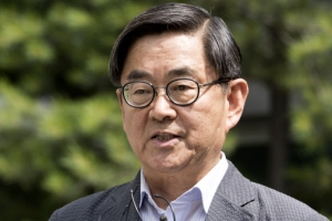 한인섭 “반여성적 인물 매도된 안경환, ‘친여성’이라고 공격받았다”