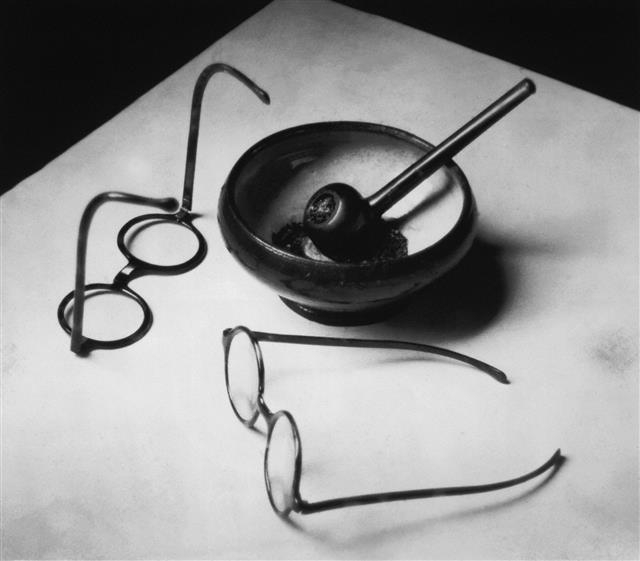 ‘몬드리안의 안경과 파이프’(1926)