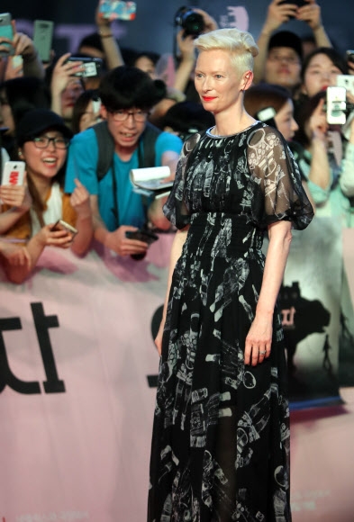 틸다 스윈튼의 분위기