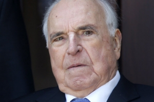 문재인 대통령 “독일 통일의 주역, 헬무트 콜 전 총리 추모”