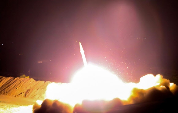 이란, 시리아 내 이슬람국가 근거지에 미사일 발사