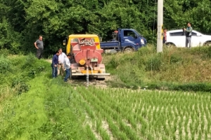 갈라진 논 살리자