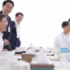 [서울포토] 국방과학연구소 직원들과 밥을 먹는 문재인 대통령