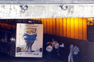 프랑스 파리서 2층 관광버스 교각에 충돌…관광객 4명 ‘중경상’