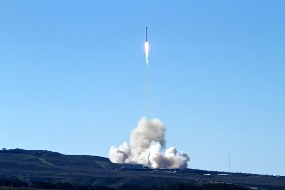 미국 민간 우주개발 업체 스페이스X의 팰컨 9 로켓 사진=AP 연합뉴스