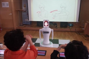 치매예방, 로봇이 돕는 강남구