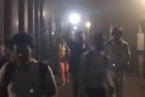 뉴욕 지하철 탈선사고…출근하던 시민 수백명 대피