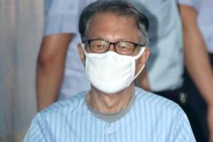 김기춘 “사약 마시고 끝내고 싶다…블랙리스트 잘못 없어”