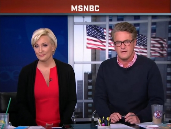 MSNBC <모닝 조> 진행자 미카 브레진스키와 조 스카버러 미카 브레진스키(왼쪽)와 조 스카버러 MSNBC 화면 캡쳐