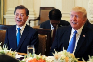 문 대통령 “트럼프 대통령과 한·미 협력…북핵 해결이 목표”